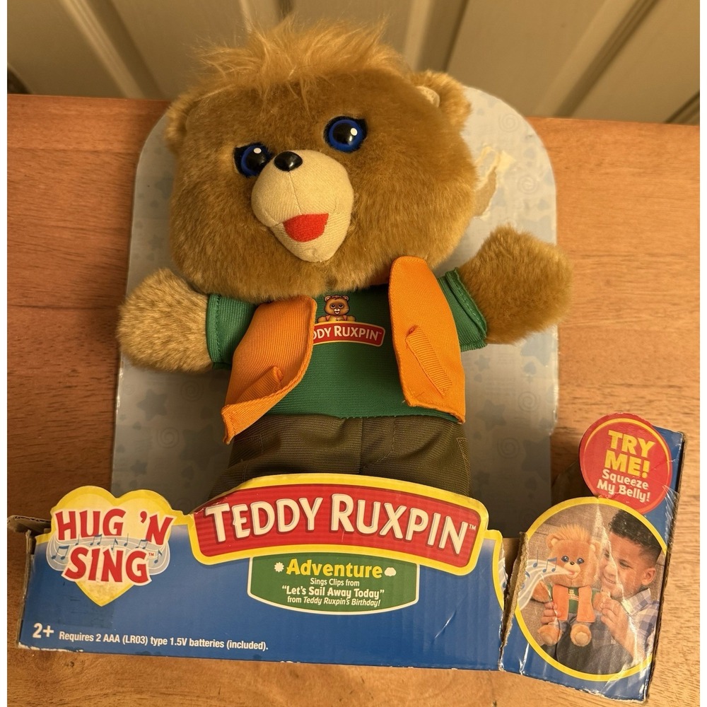 Teddy Ruxpin Hug 'N Sing Plush with Sound - Adventure Style Teddy - New‎